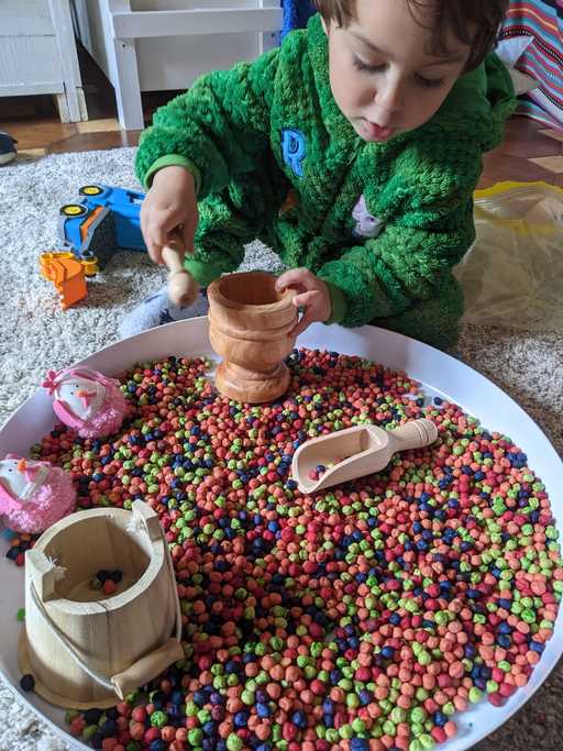 Dyed colourful chickpeas | parentutor.co.uk